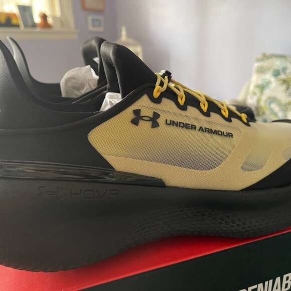 Under Armour Nova Slip on Men's Sneakers Size 11 NIB SALE!! (RETAIL 160) - Picture 2 of 9